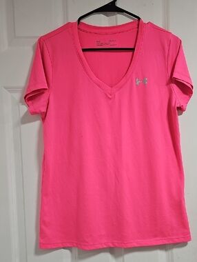 Under Armour Women's Hot Pink V-Neck Short Sleeve Tee